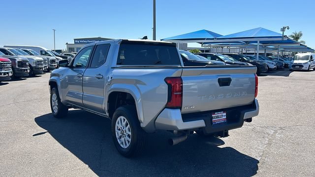 Used 2024 Toyota Tacoma SR5 AWD/4WD image 5