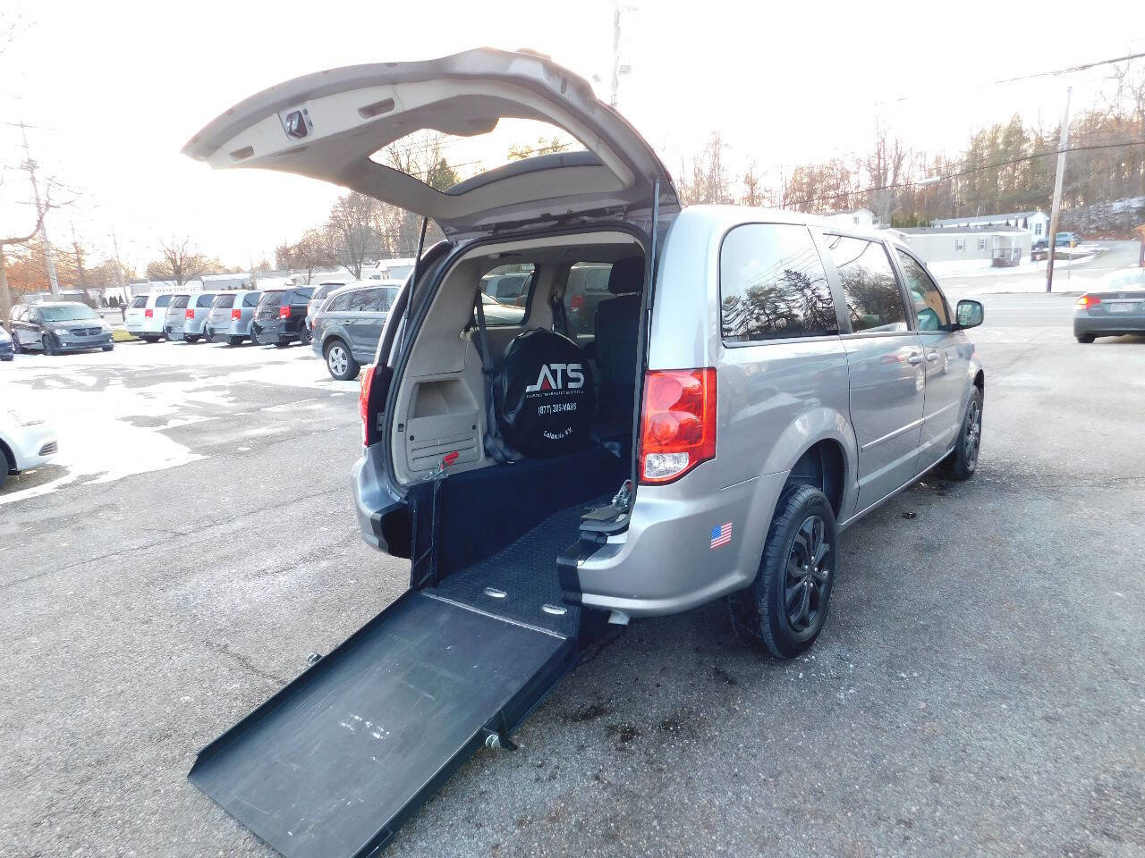 Used 2017 Dodge Grand Caravan SE w/ Power Window Group image 1