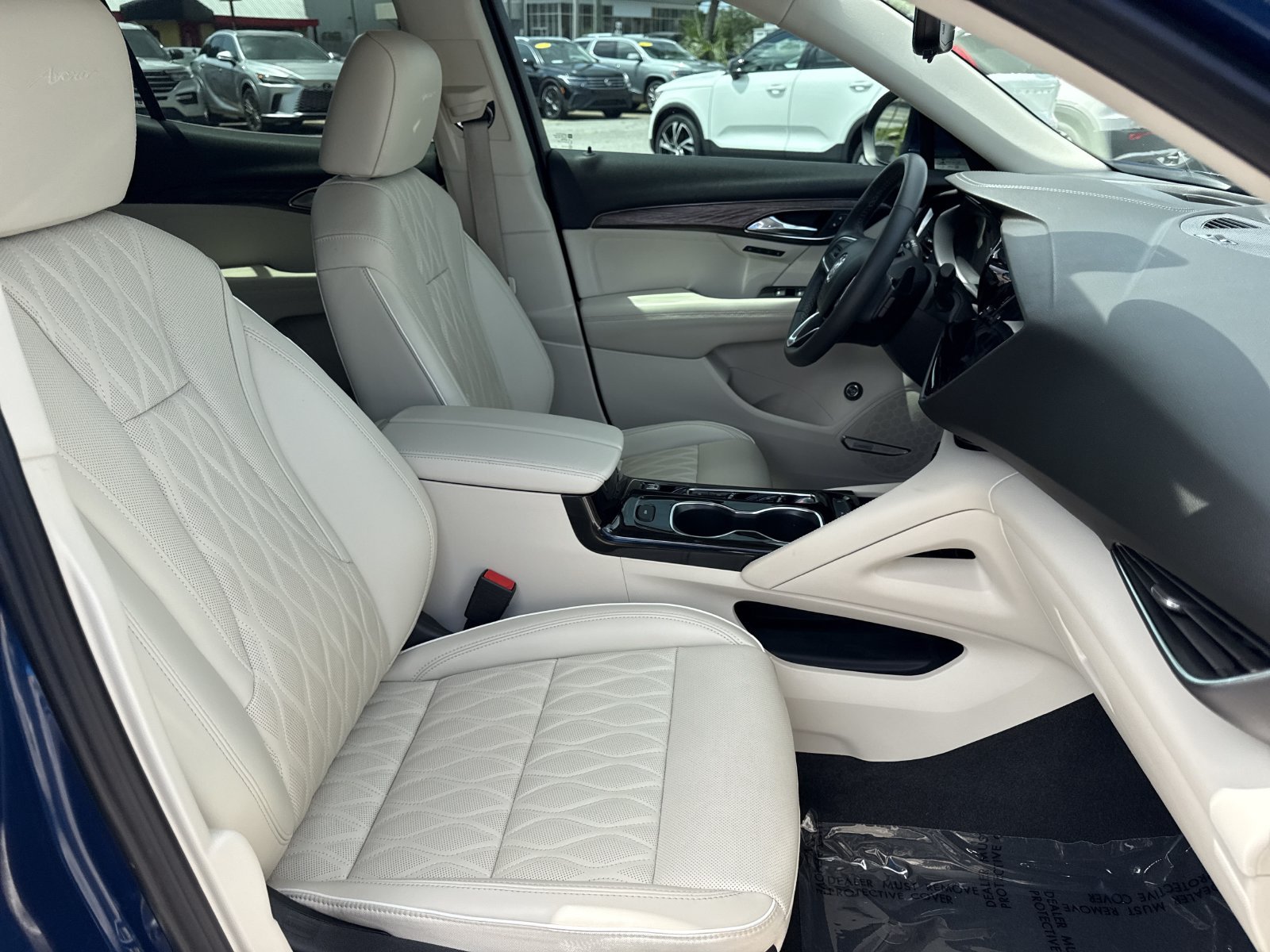 Used 2022 Buick Envision Avenir w/ Technology Package II FWD image 28