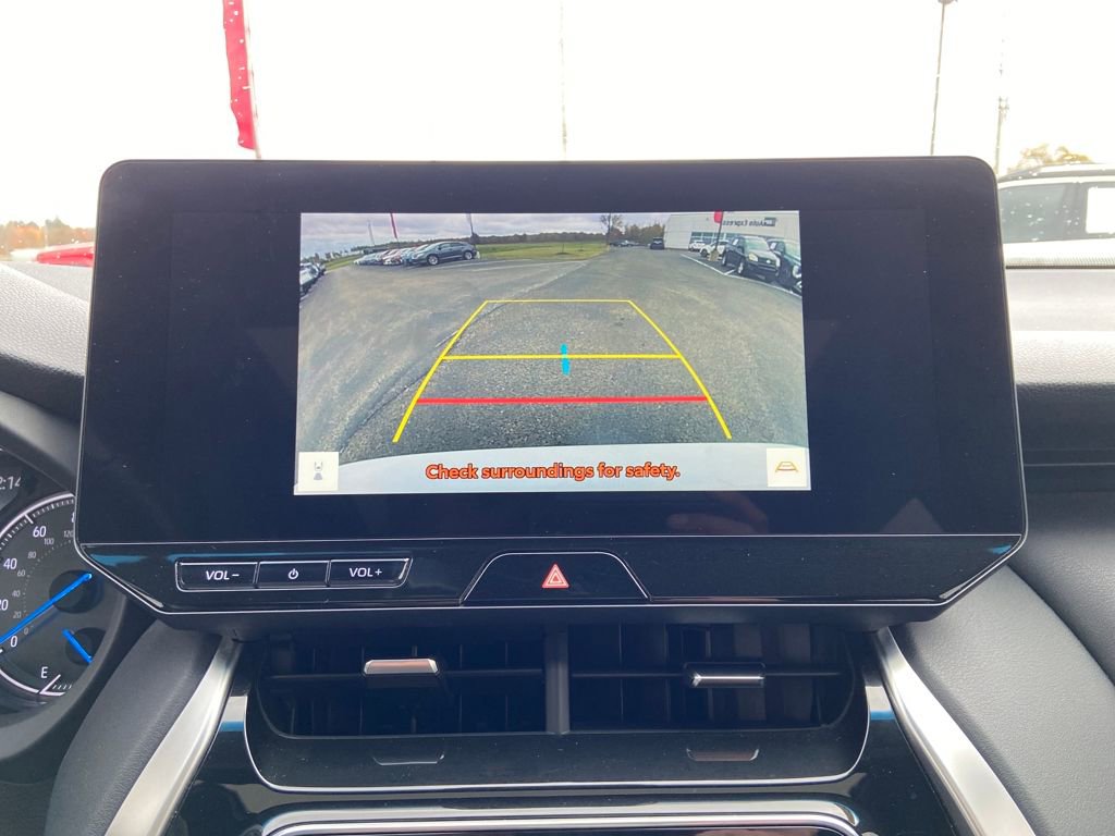 Used 2023 Toyota Venza Nightshade image 28