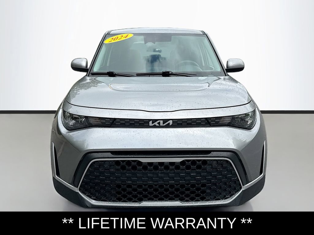 Used 2024 Kia Soul LX w/ Option Group 015 FWD image 2