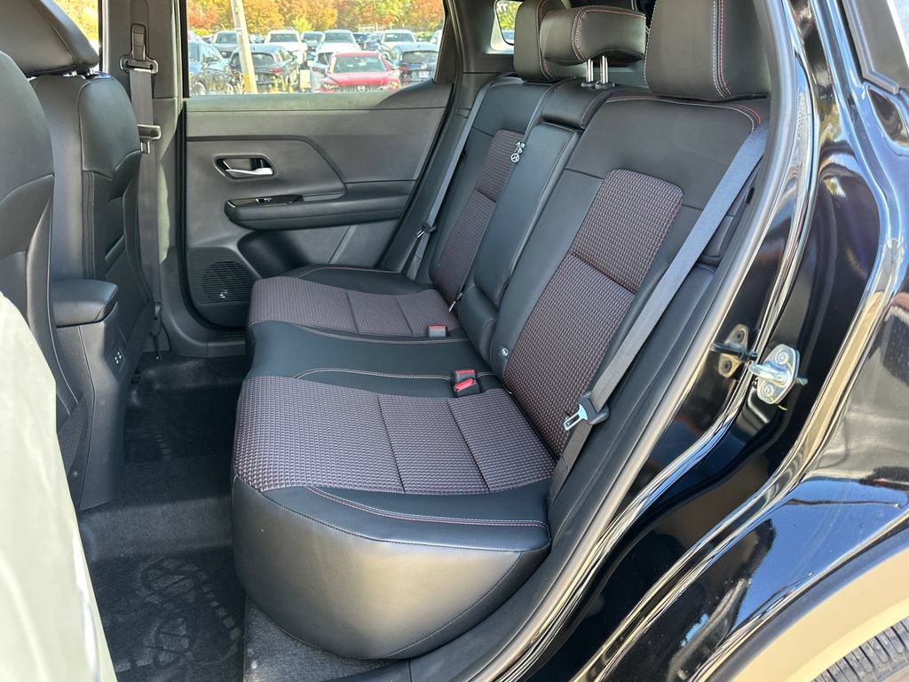 New 2026 Nissan Kicks SR w/ Cold Weather Package AWD/4WD image 18