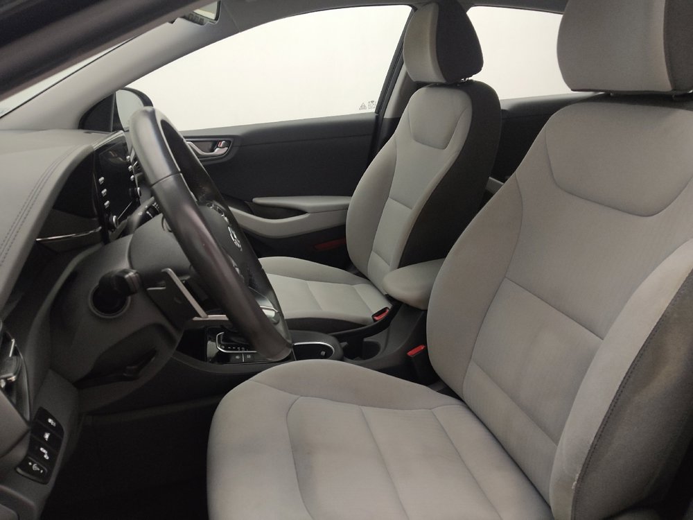 Used 2022 Hyundai Ioniq SE image 17