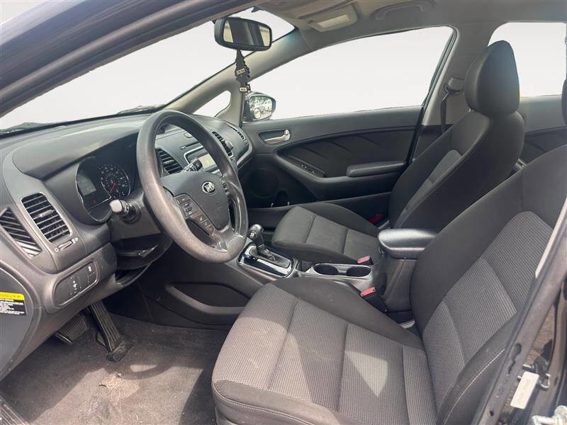 Used 2017 Kia Forte LX image 9