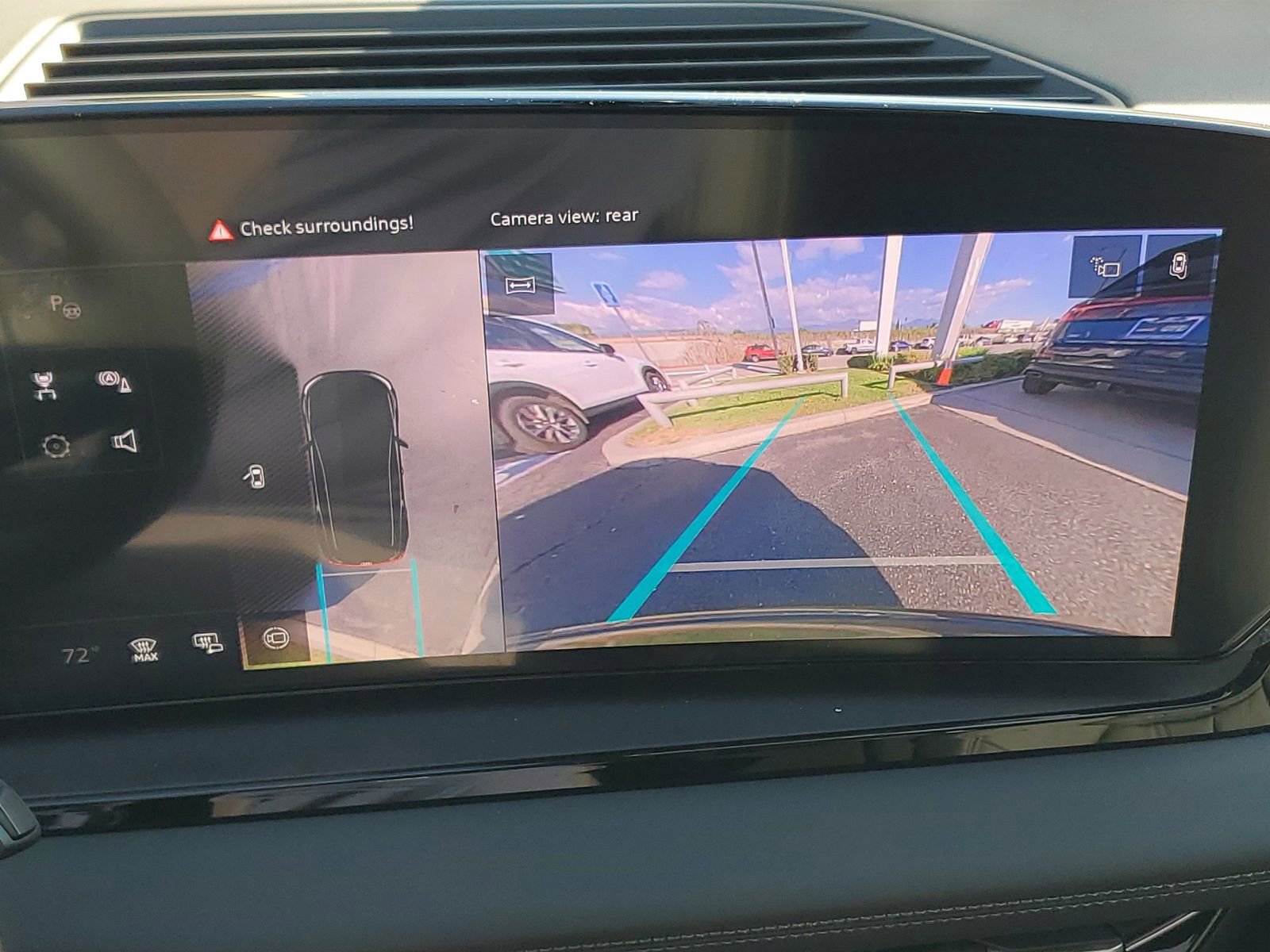 New 2025 Audi Q6 e-tron Premium image 28