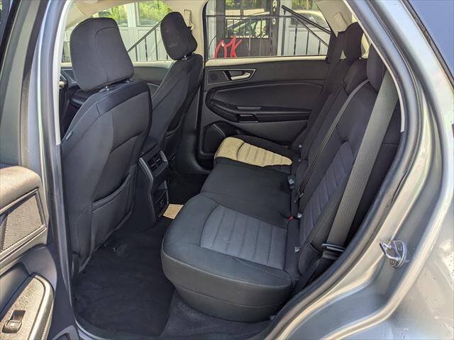 Used 2020 Ford Edge SE FWD image 10