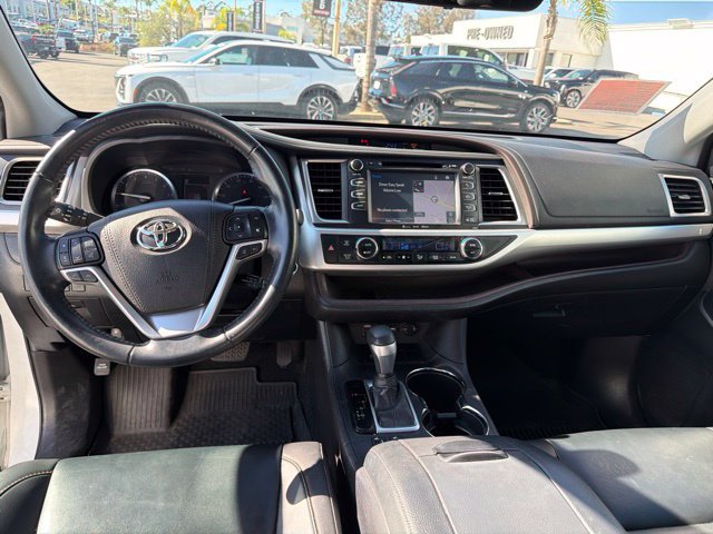 Used 2019 Toyota Highlander XLE FWD image 10