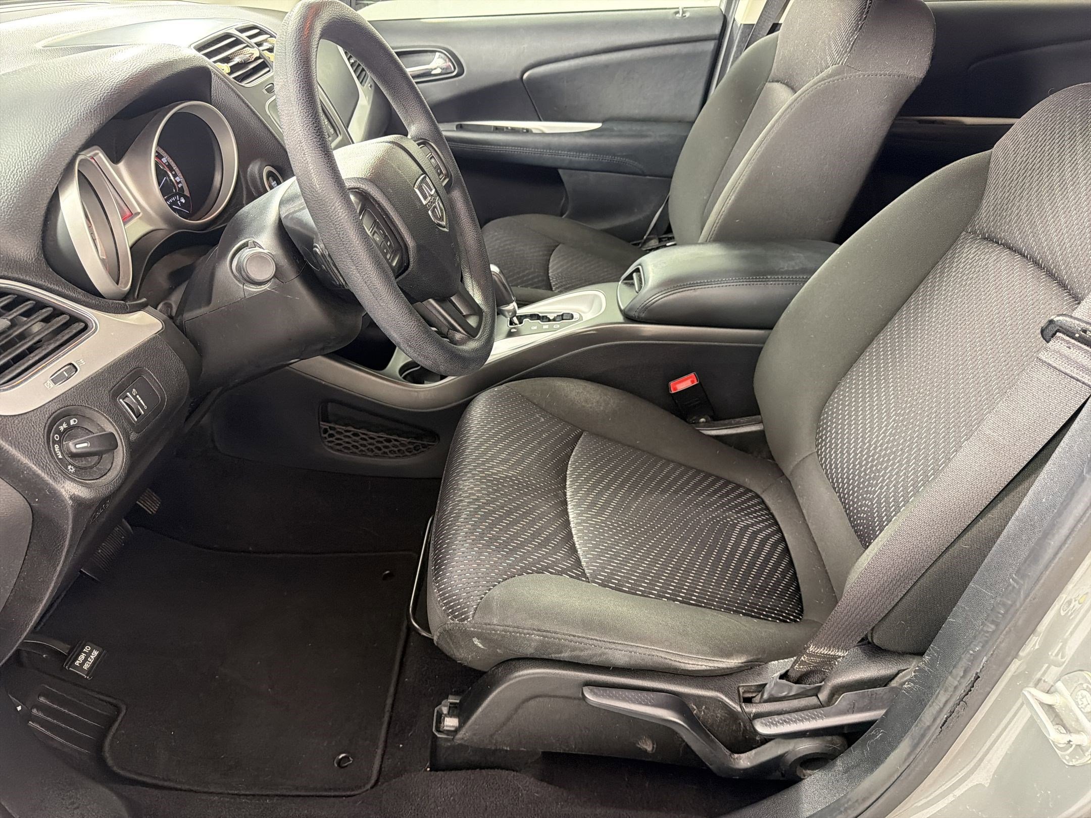 Used 2019 Dodge Journey SE FWD image 5