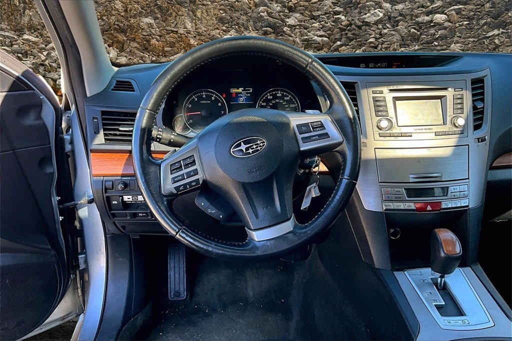 Used 2013 Subaru Outback 2.5i Limited w/ Moonroof Pkg image 5
