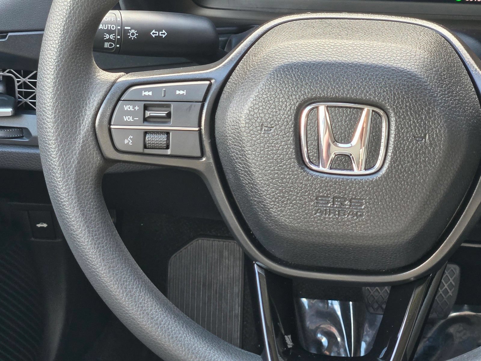 Used 2025 Honda Accord SE image 16