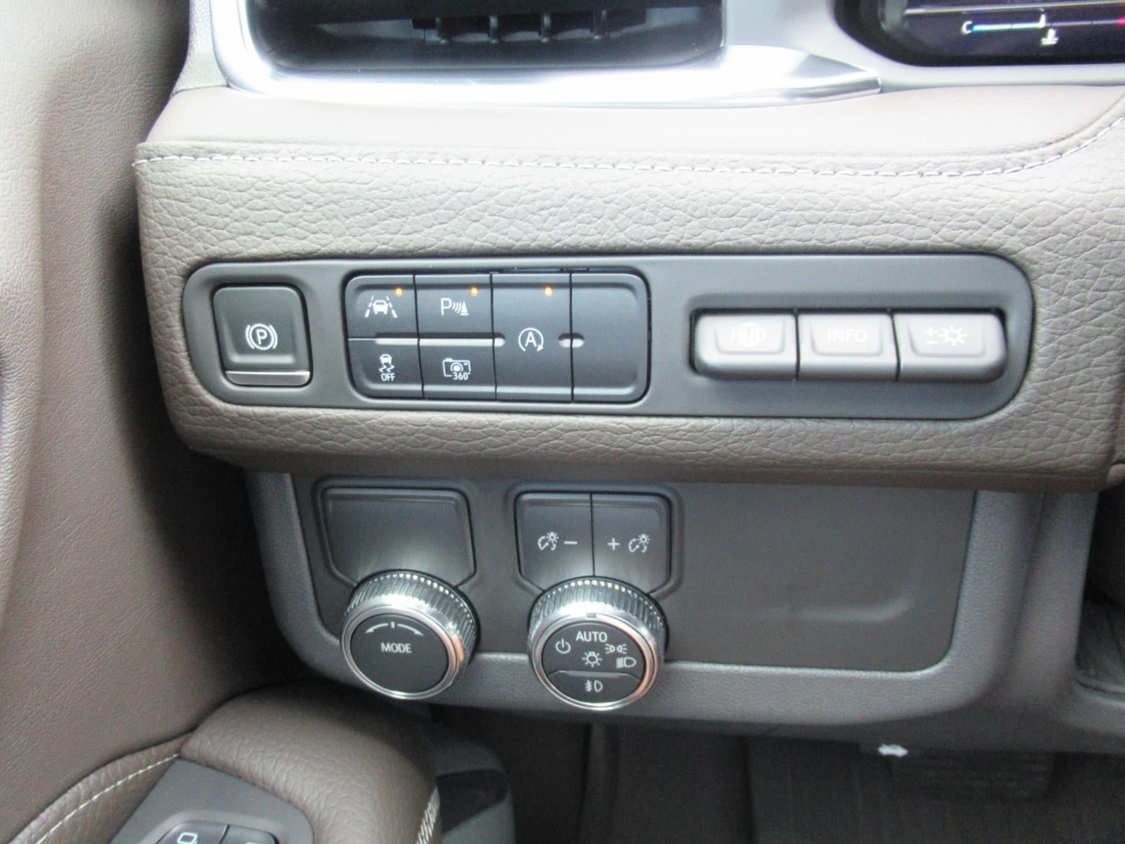 Used 2024 GMC Yukon XL Denali RWD image 22