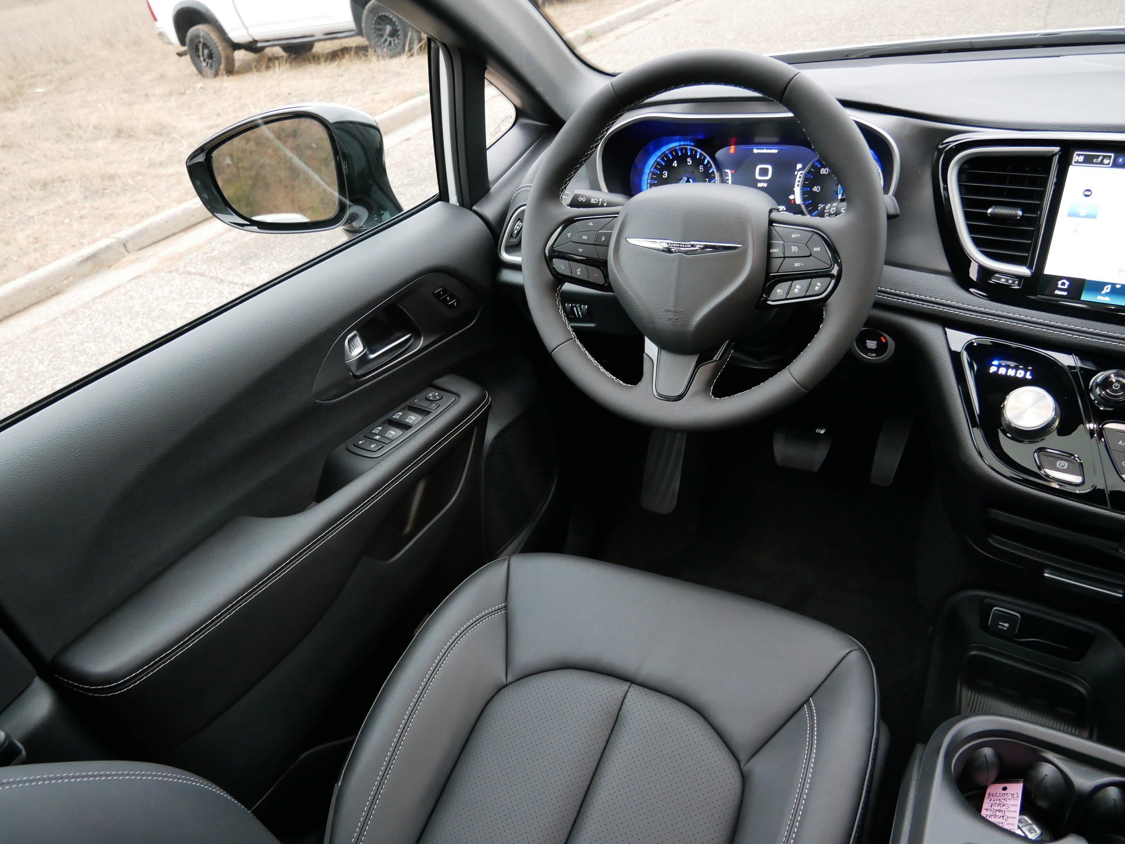 New 2026 Chrysler Pacifica Select w/ S Appearance Package AWD/4WD image 9
