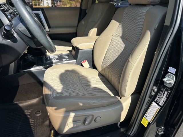 Used 2019 Toyota 4Runner SR5 AWD/4WD image 32