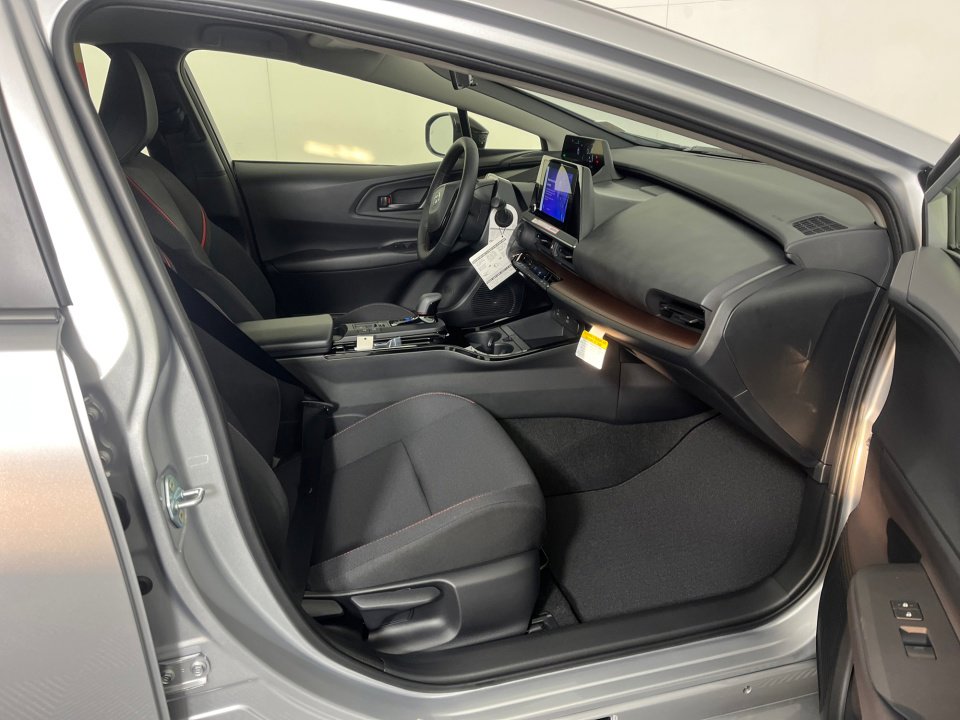 New 2026 Toyota Prius Plug-In Hybrid image 25