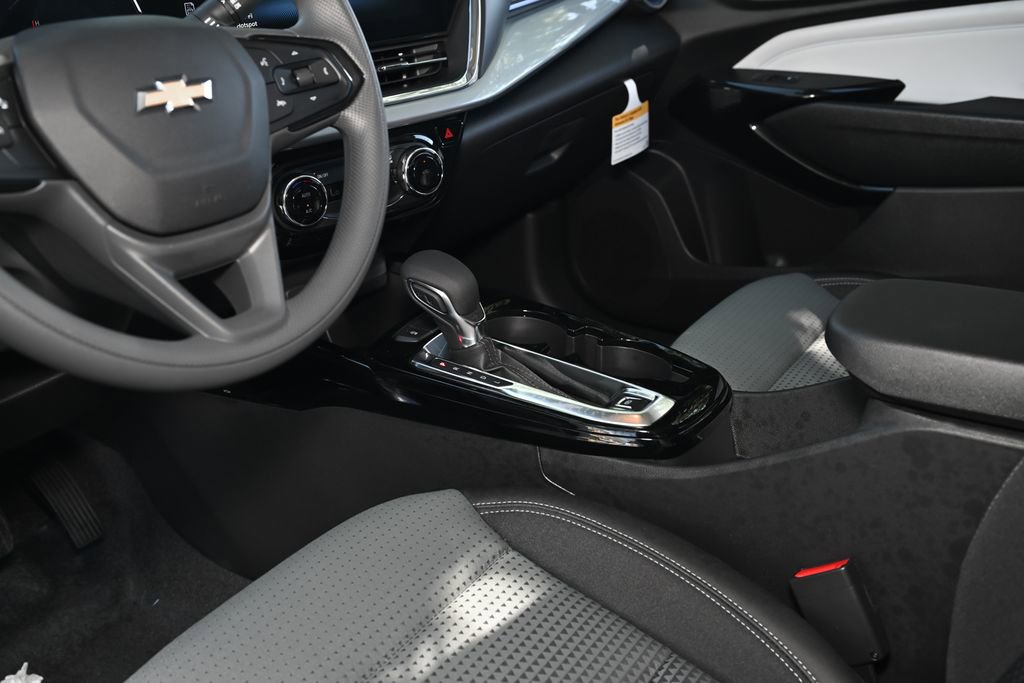 New 2026 Chevrolet Trax LT w/ LPO, Blackout Package FWD image 26