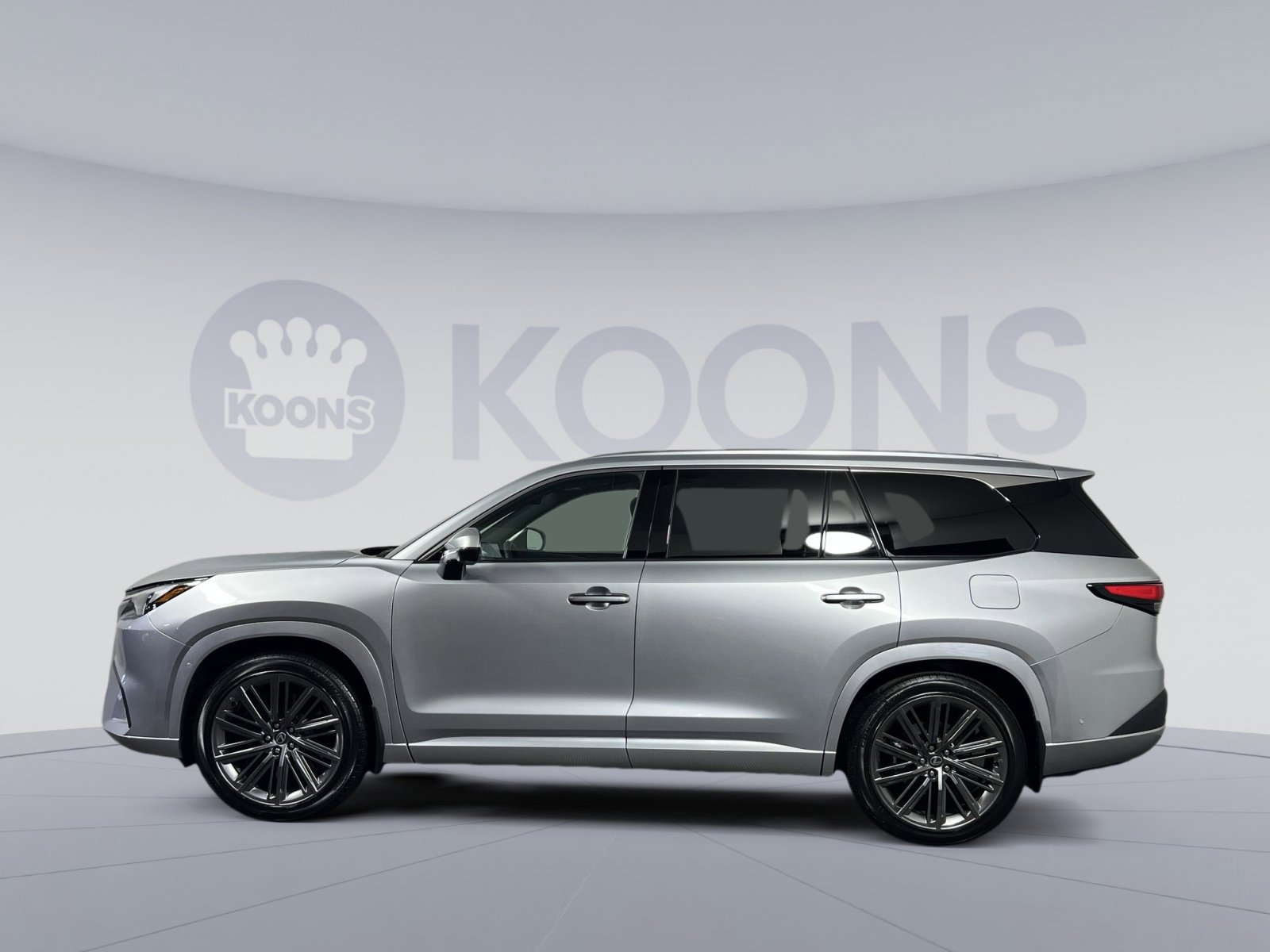 Used 2026 Lexus TX 550h AWD Plug-In Hybrid image 2