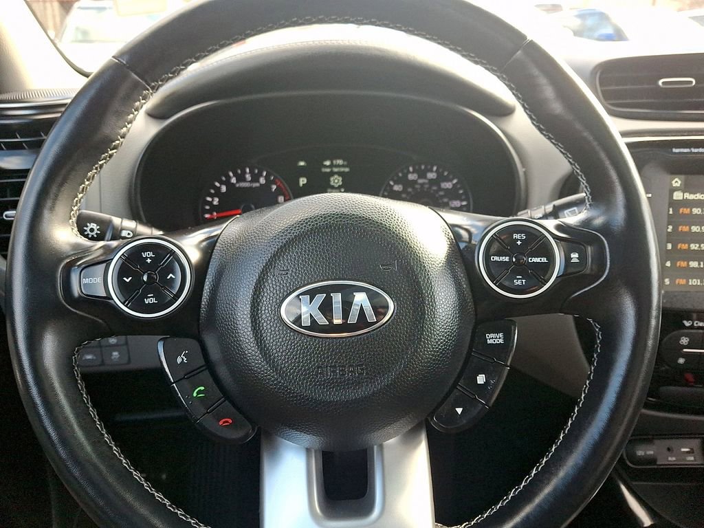 Certified 2019 Kia Soul + w/ Primo Package image 20