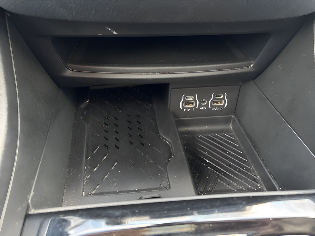 Used 2025 Chrysler Pacifica Limited FWD image 52