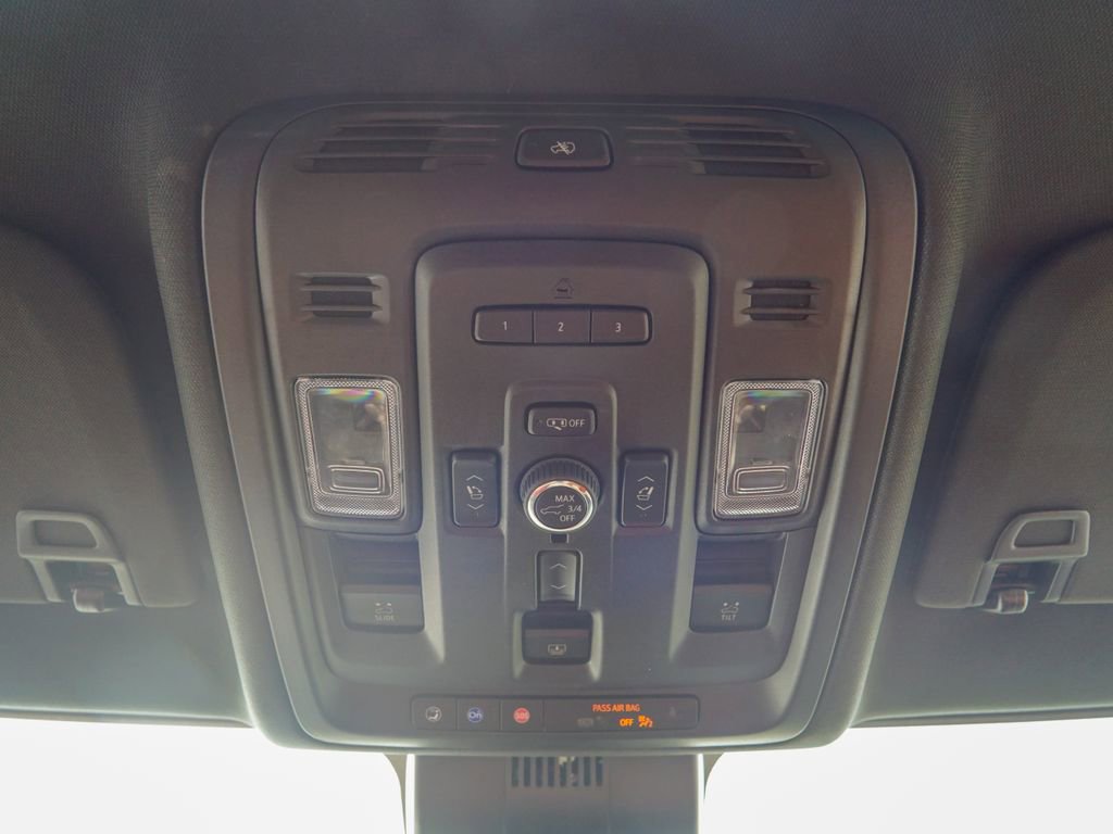 Used 2023 GMC Yukon XL Denali Ultimate image 33