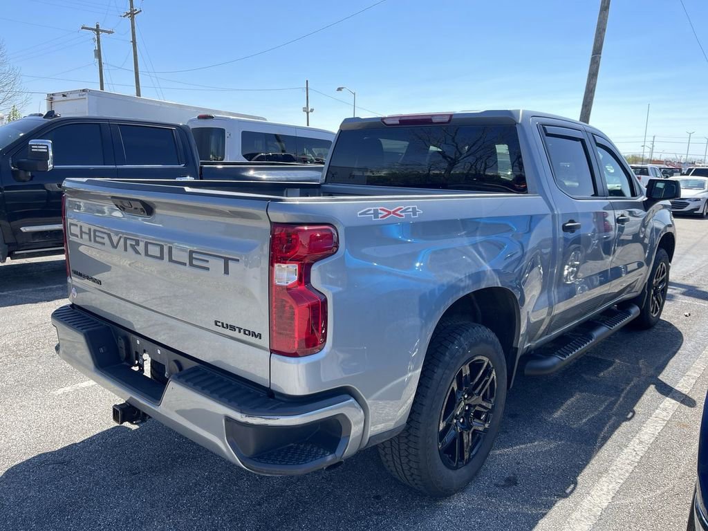Used 2024 Chevrolet Silverado 1500 Custom w/ Turbomax Blackout Package image 10