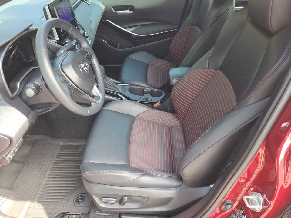 Used 2023 Toyota Corolla XSE FWD image 11