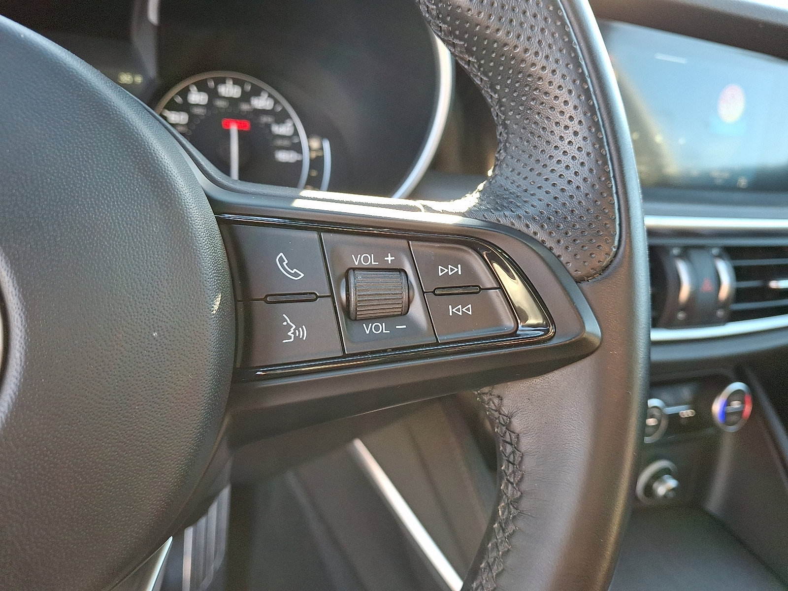 Used 2022 Alfa Romeo Stelvio Ti image 23