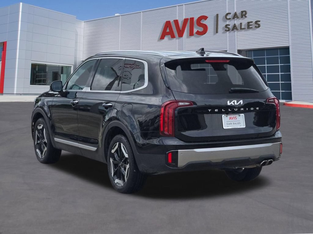 Used 2025 Kia Telluride S FWD image 9