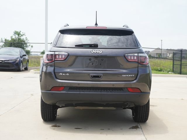 Used 2017 Jeep Compass Sport w/ Cold Weather Group AWD/4WD image 8