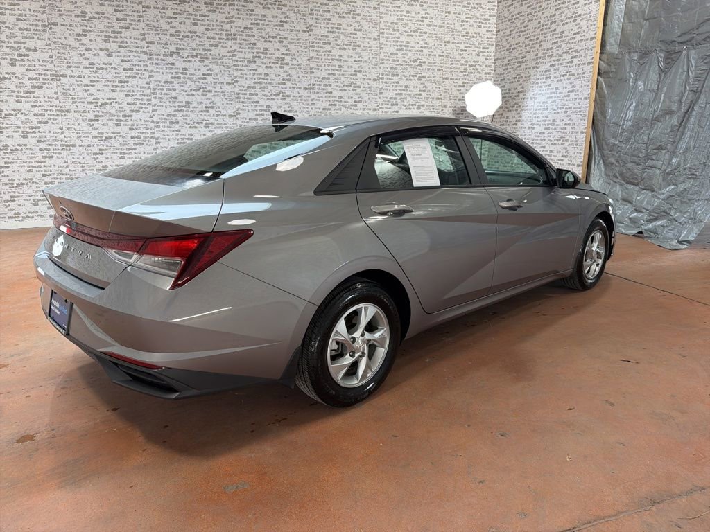 Certified 2022 Hyundai Elantra SE image 7