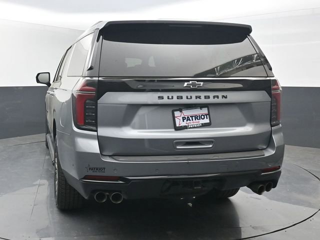Used 2025 Chevrolet Suburban Z71 image 4