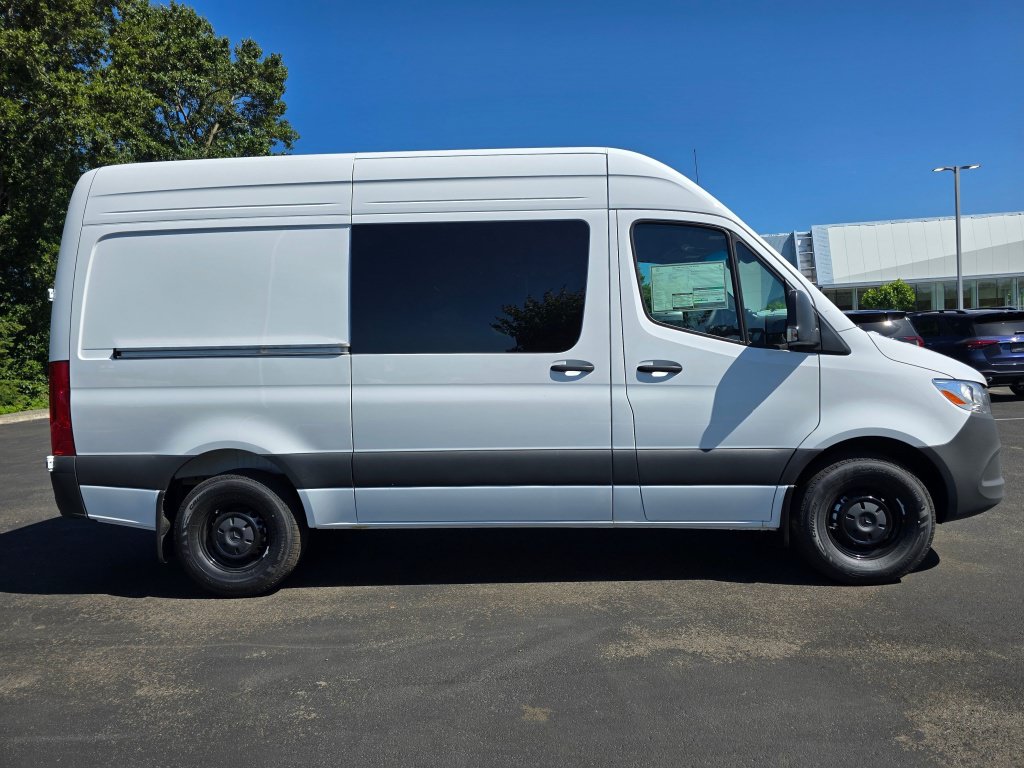 New 2025 Mercedes-Benz eSprinter 170 Cargo image 7