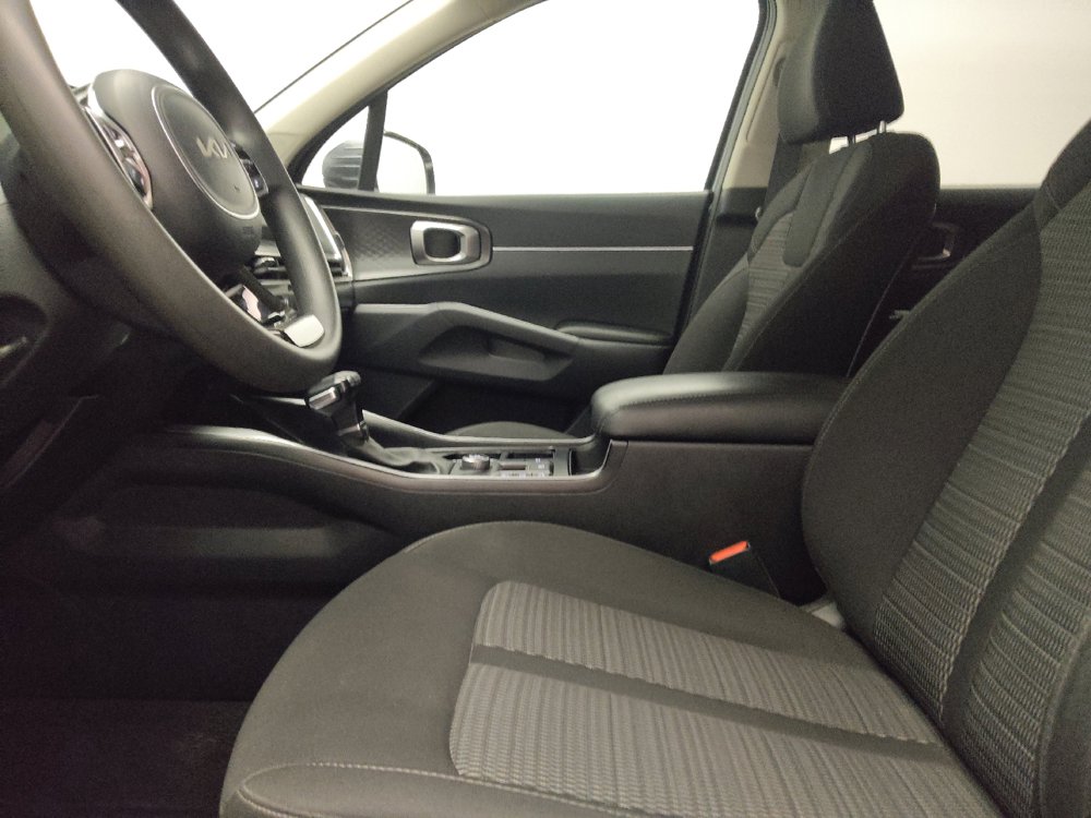 Used 2024 Kia Sorento LX FWD image 17