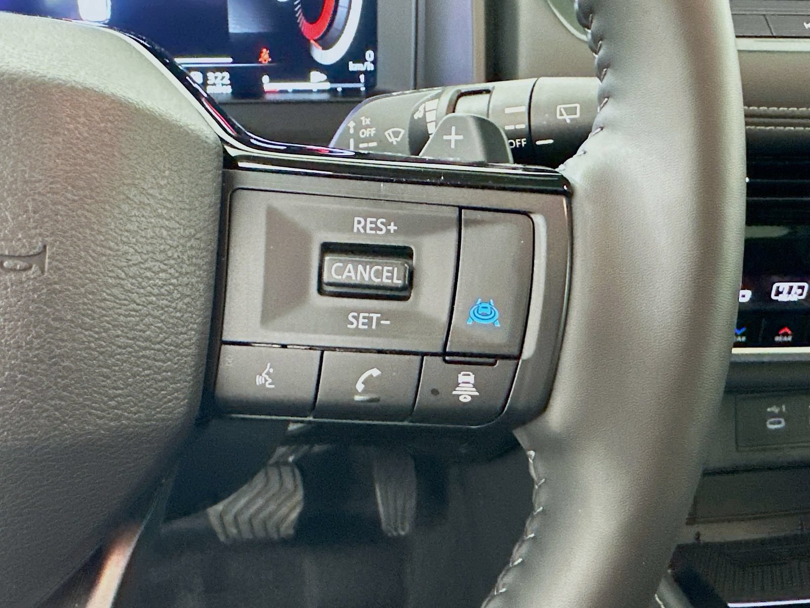 Used 2025 Nissan Rogue Platinum w/ Platinum Premium Package AWD/4WD image 19