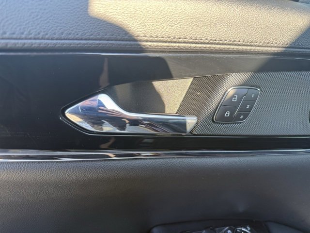 Used 2022 Lincoln Nautilus Reserve w/ Equipment Group 201A image 18