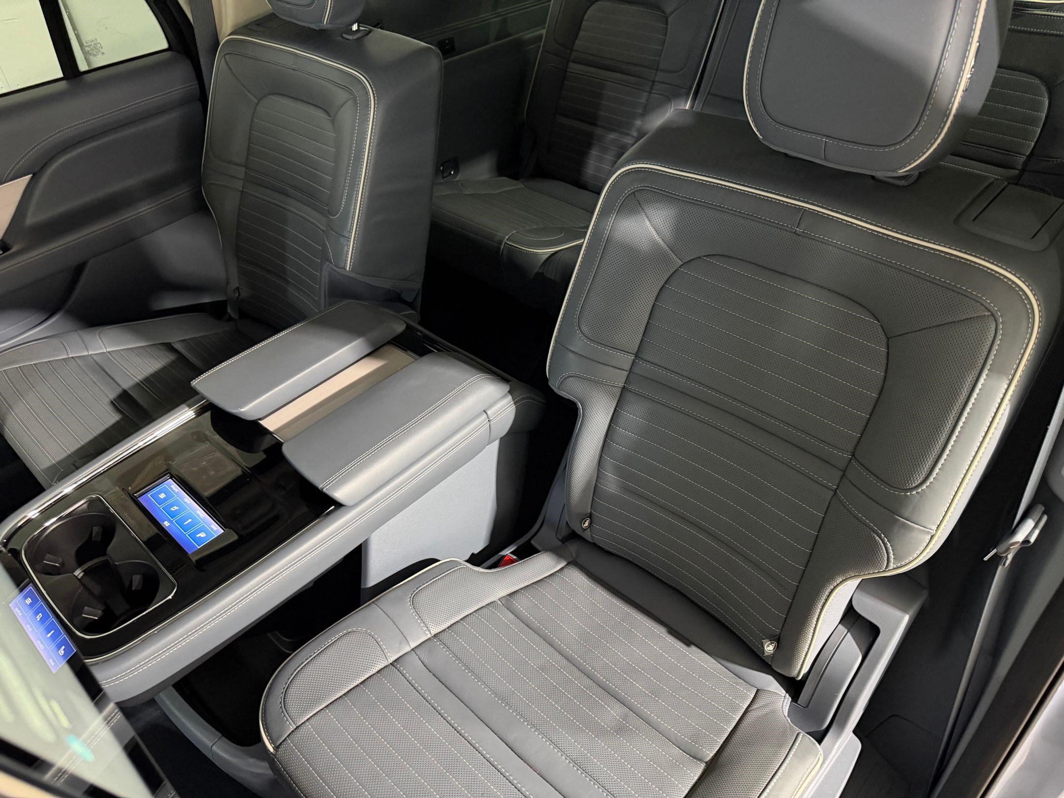 Used 2023 Lincoln Navigator L Black Label AWD/4WD image 53