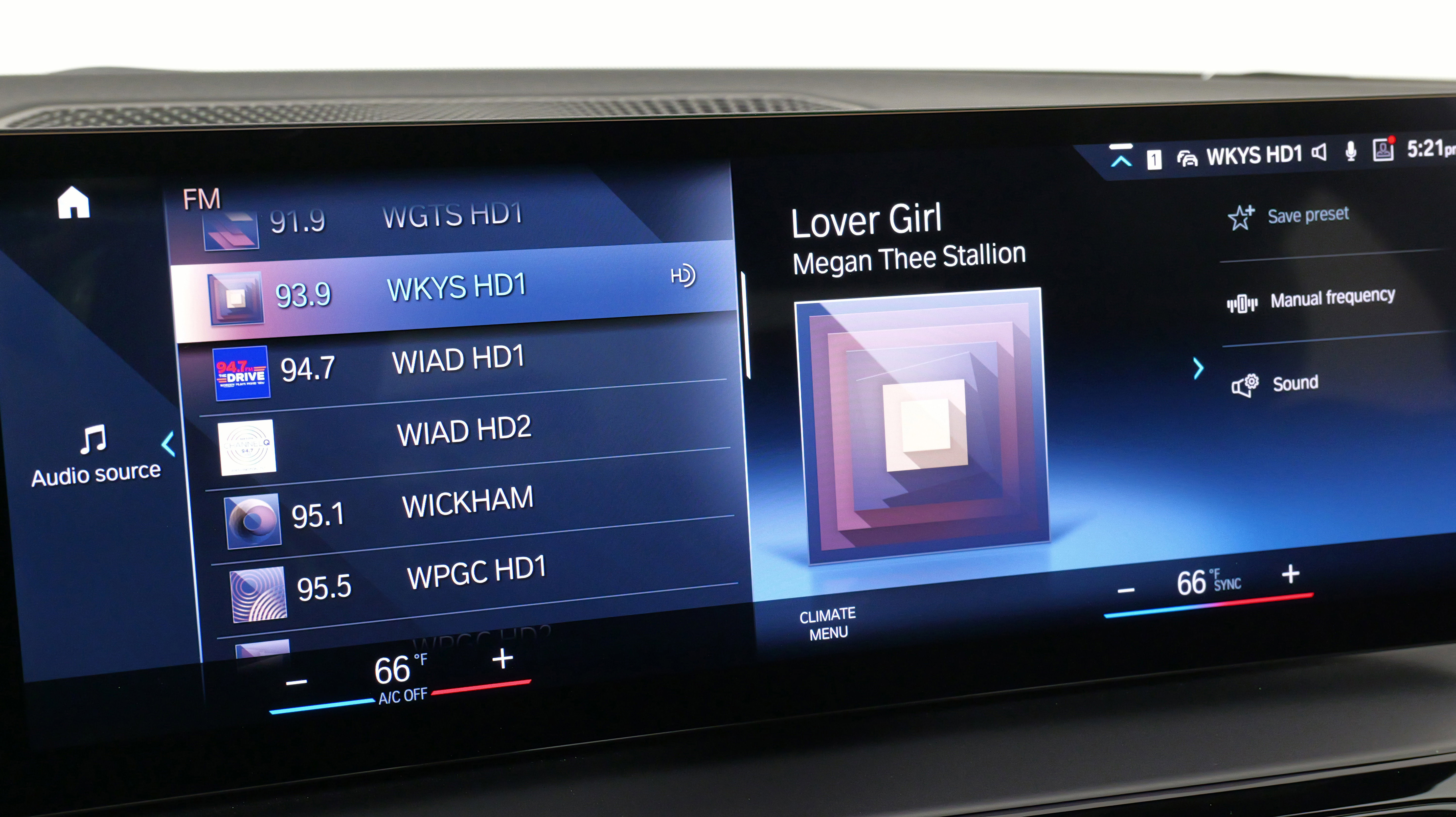 Used 2023 BMW 230i xDrive Coupe image 39