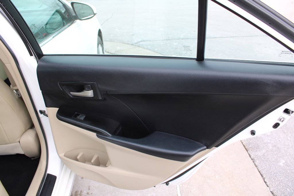 Used 2012 Toyota Camry LE image 24