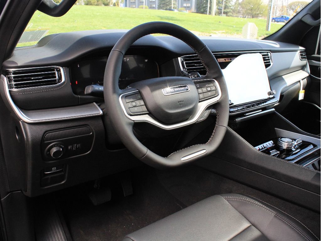 New 2026 Jeep Grand Wagoneer Limited AWD/4WD image 12