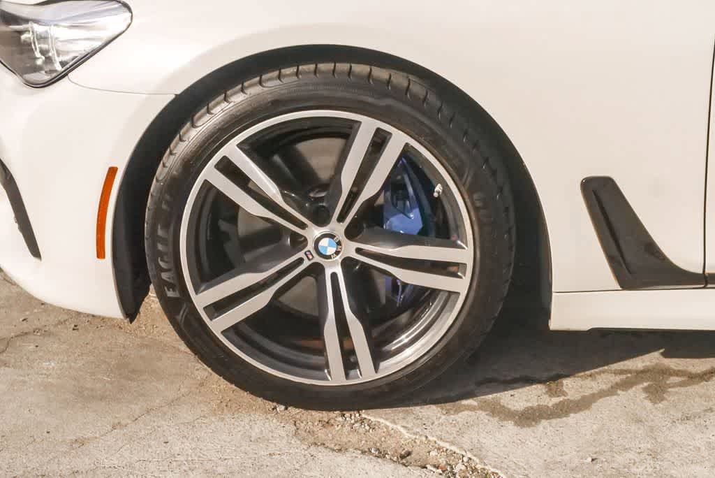 Used 2018 BMW 740i image 5