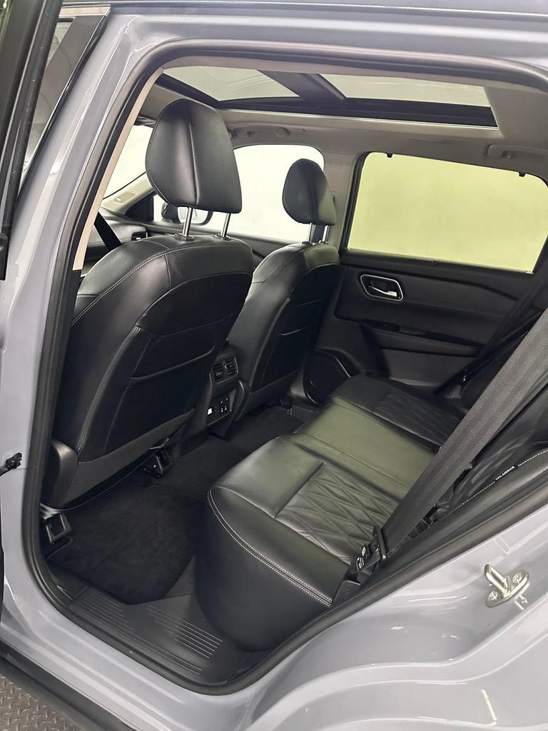 Used 2024 Nissan Rogue Platinum w/ Platinum Premium Package AWD/4WD image 27