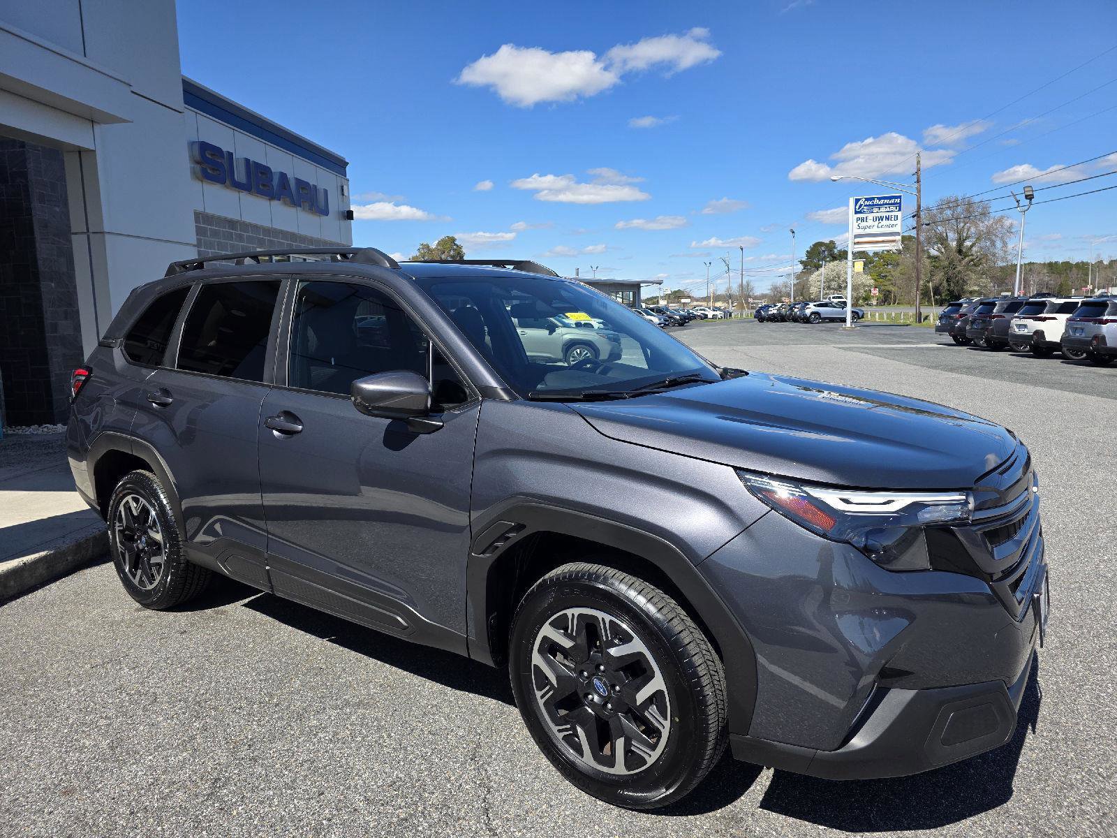 Used 2025 Subaru Forester Premium image 3