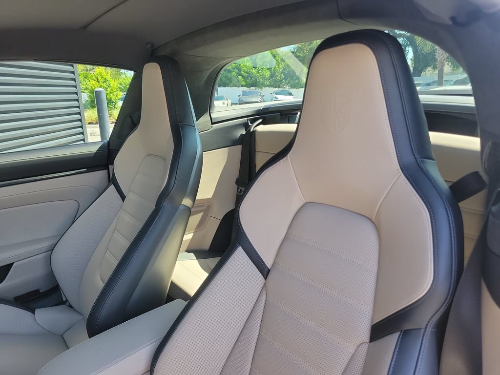 Certified 2025 Porsche 911 Targa 4 GTS AWD/4WD image 5