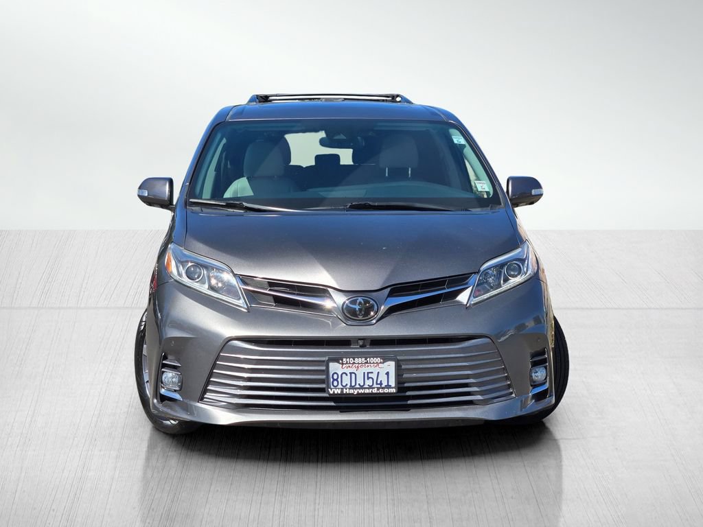 Used 2018 Toyota Sienna Limited Premium AWD/4WD image 3
