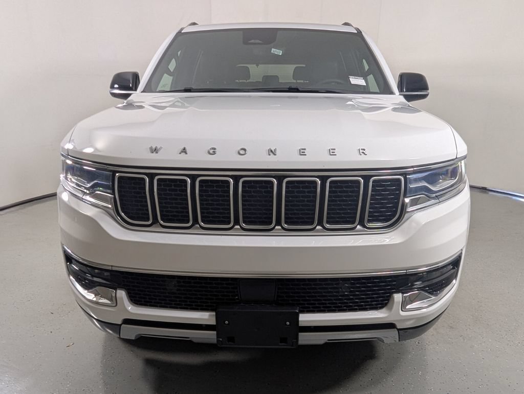 Used 2024 Jeep Wagoneer Series II w/ Flexible Seating Group RWD image 2