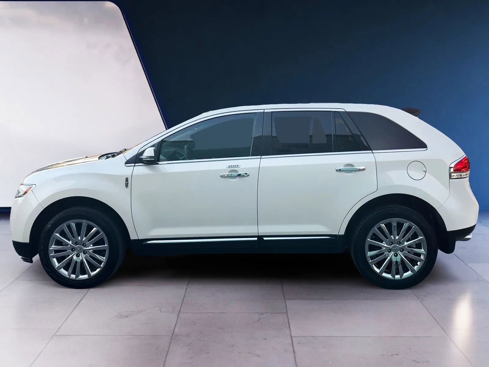 Used 2015 Lincoln MKX FWD w/ Equipment Group 102A image 2