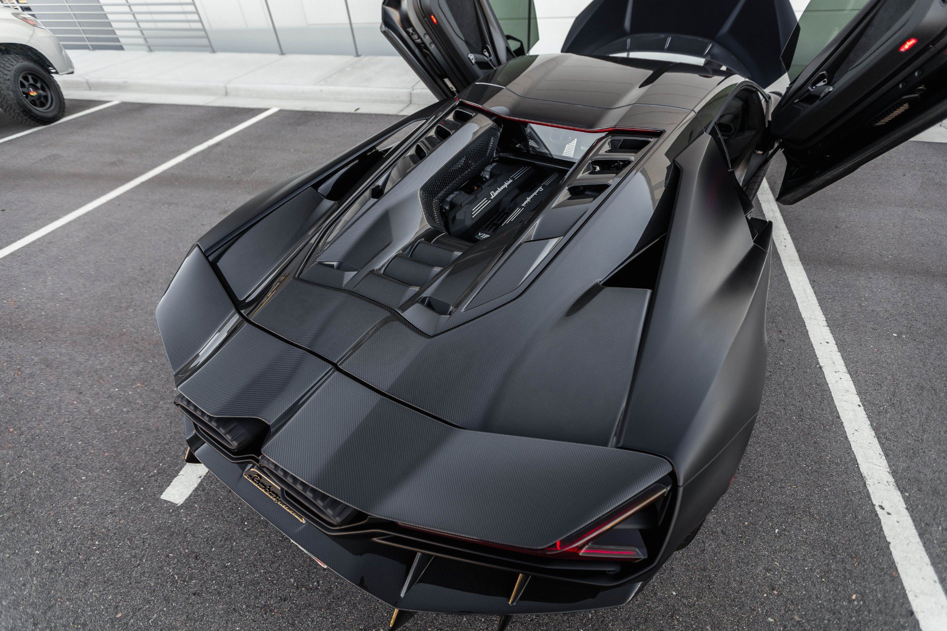 Used 2025 Lamborghini Revuelto AWD/4WD image 79