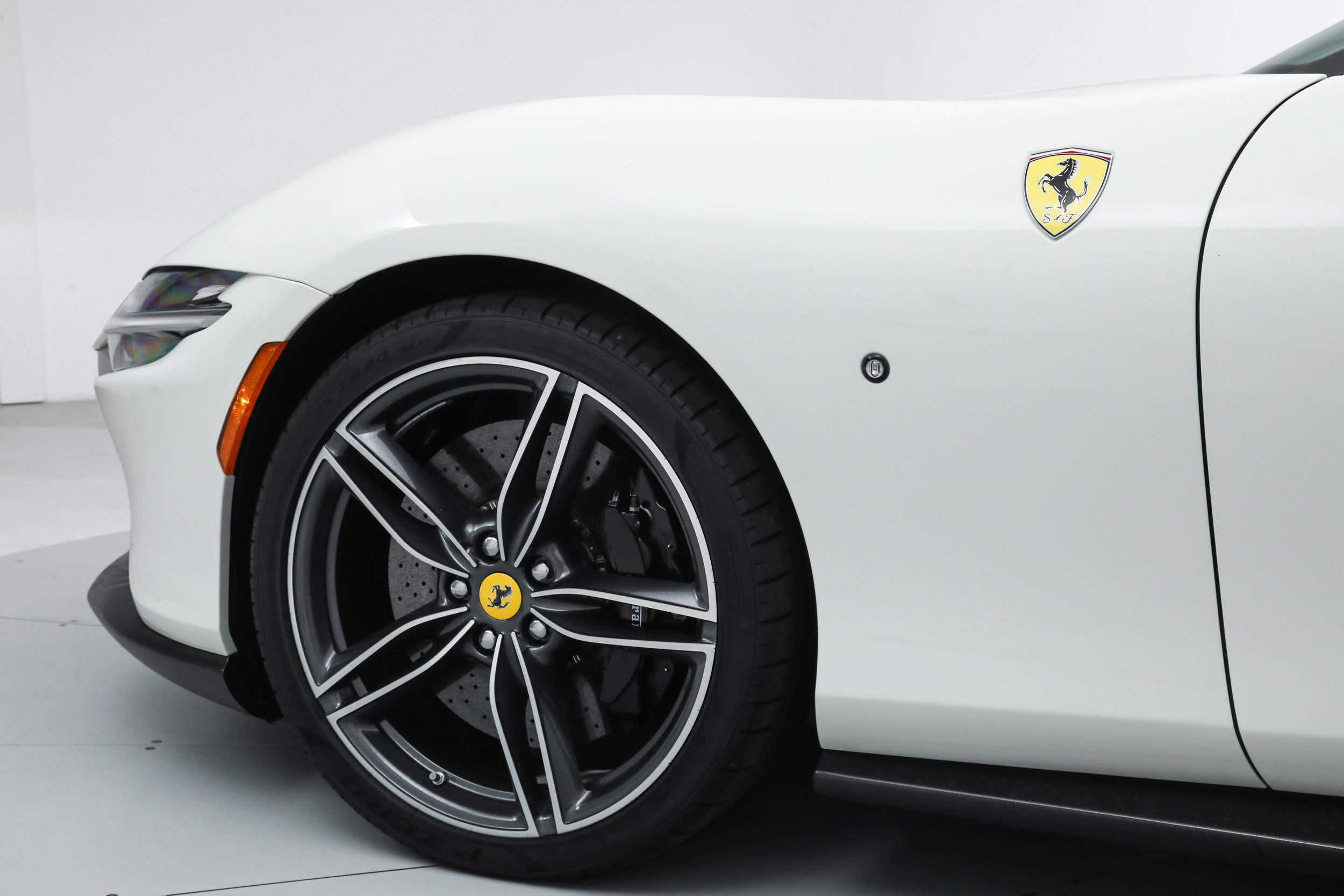 Certified 2024 Ferrari Roma Spider RWD image 17