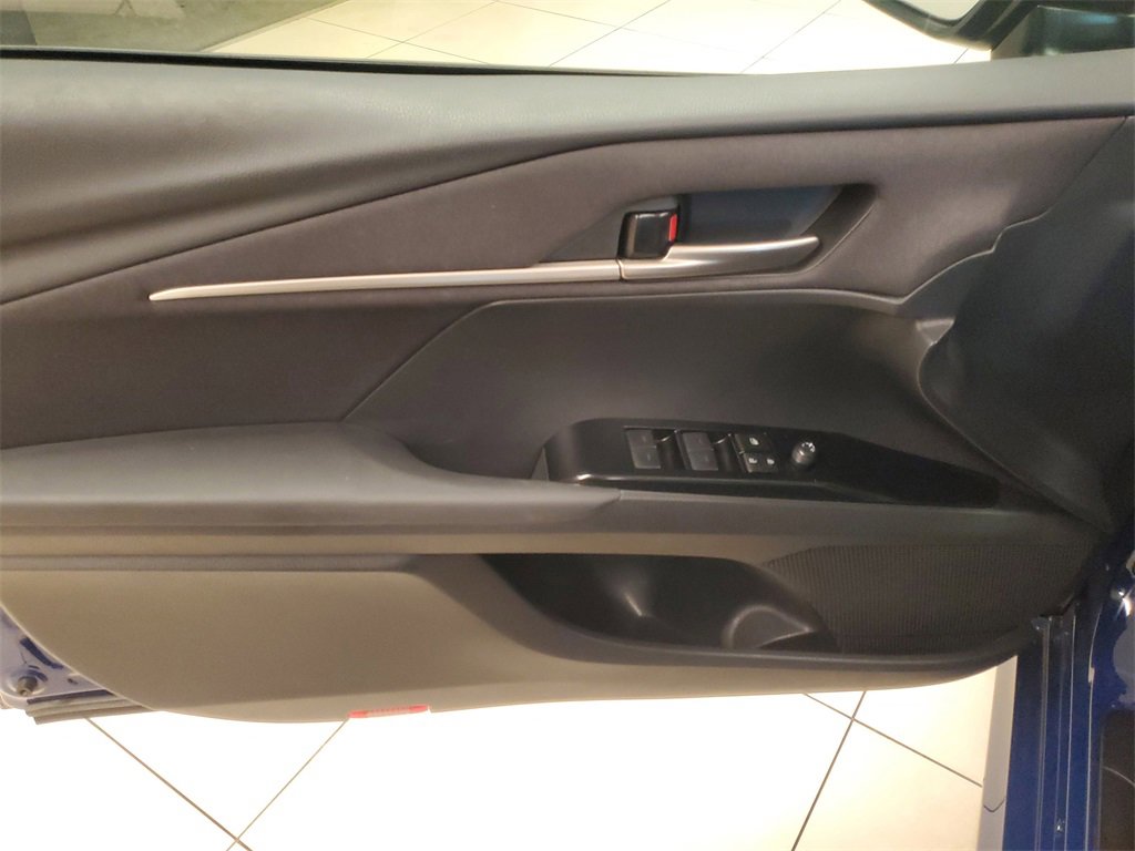 Used 2025 Toyota Camry LE image 17