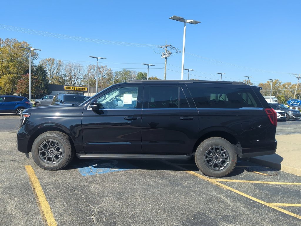 New 2027 Ford Expedition Max Active AWD/4WD image 3