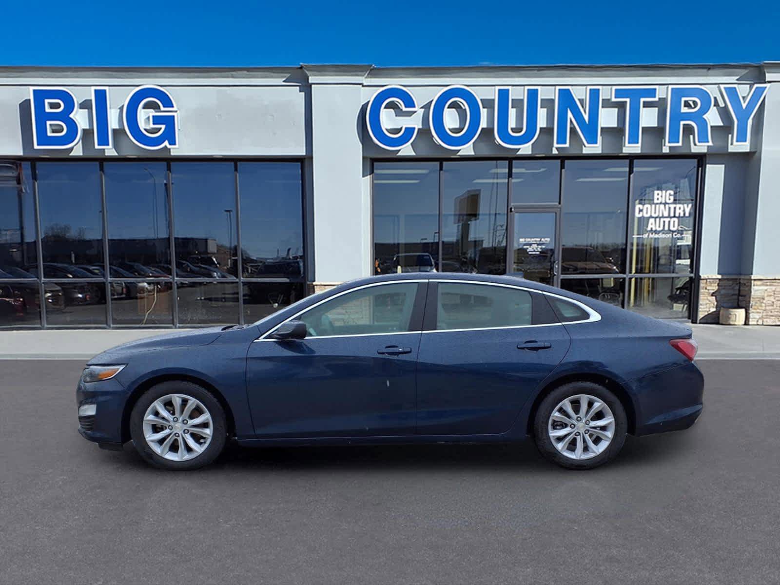 Used 2022 Chevrolet Malibu LT FWD image 2